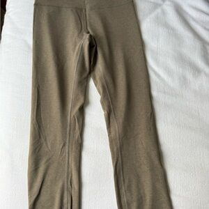 Woman’s Lululemon Leggings Size 4 - LIKE NEW!